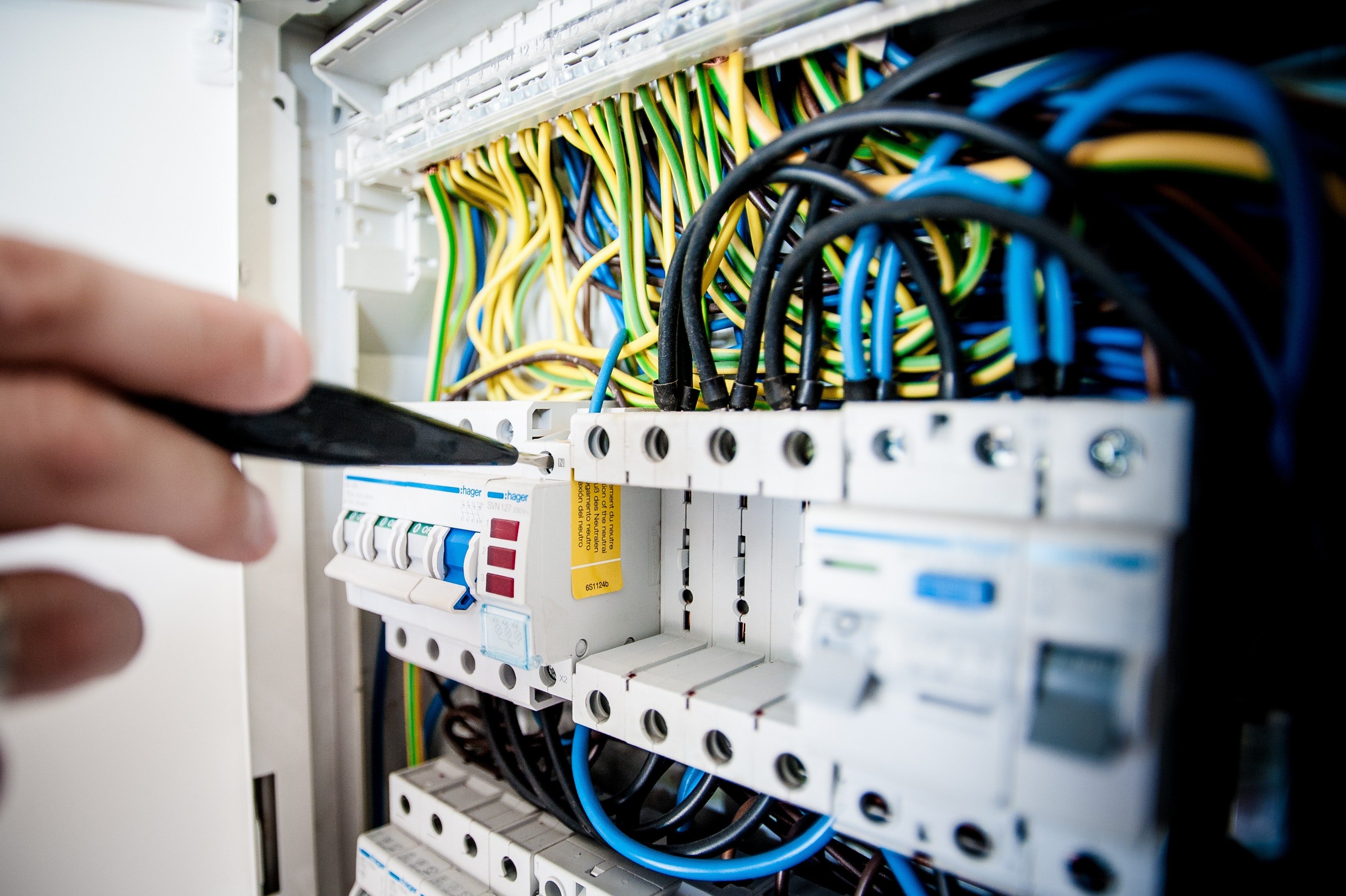 cropped-cables-close-up-computer-257736-2.jpg